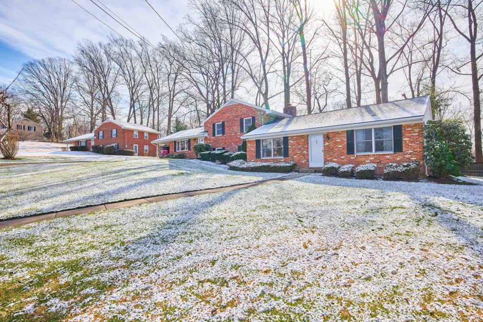 7613 Hamlet St, Springfield, VA 22151, Presented by Monica Gibson, SRG